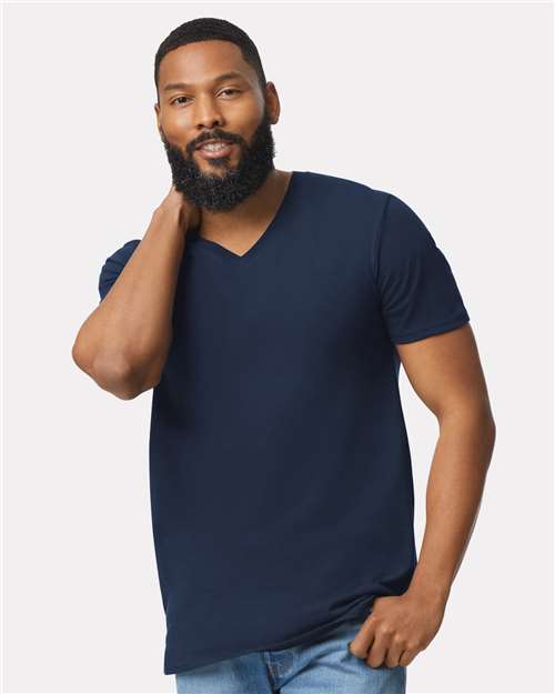 64V00 Men's Softstyle® V-Neck T-Shirt
