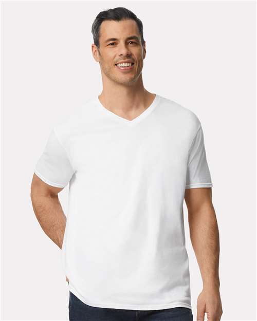 64V00 Men's Softstyle® V-Neck T-Shirt